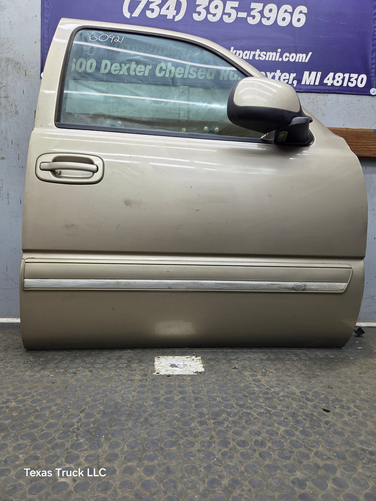1999-2006 Chevrolet Silverado / GMC Sierra 1500 2500 3500 HD Front Passenger Side Door RH