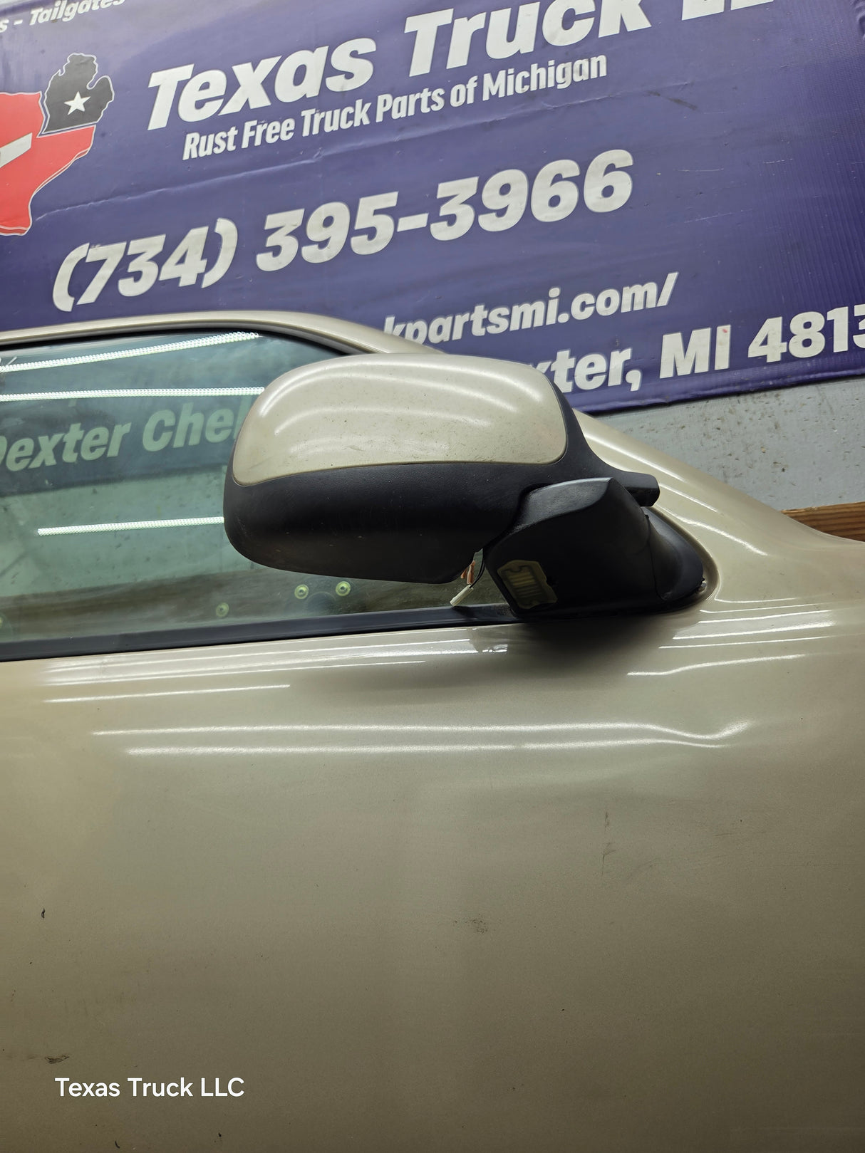 1999-2006 Chevrolet Silverado / GMC Sierra 1500 2500 3500 HD Front Passenger Side Door RH