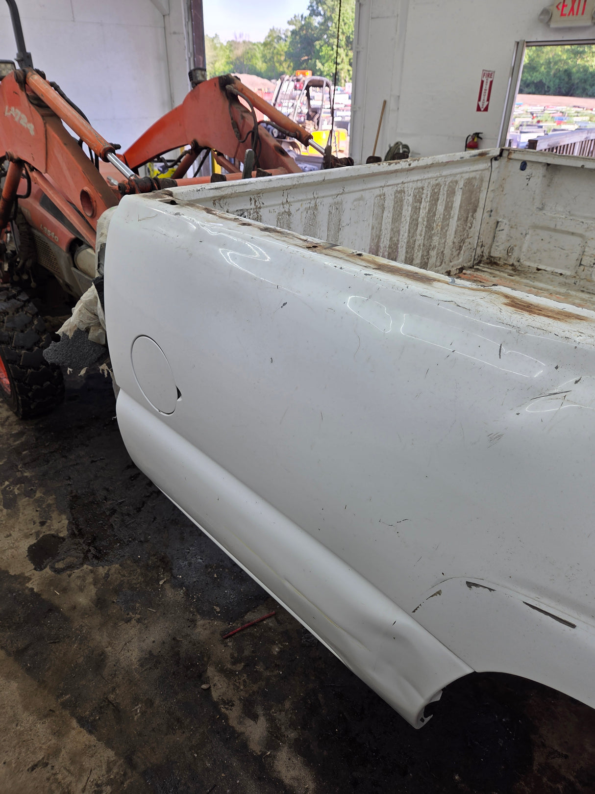 1999-2007 Chevrolet Silverado / GMC Sierra 1500 2500 3500 HD 8' Long Bed Truck Bed