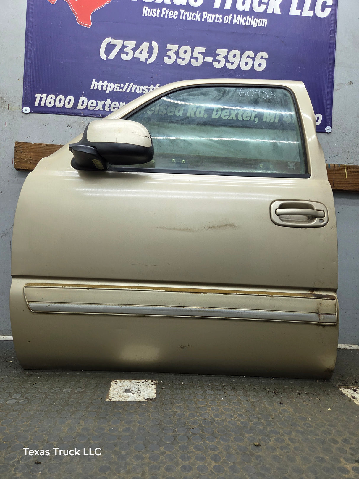 1999-2006 Chevrolet Silverado / GMC Sierra 1500 2500 3500 HD Front Driver Side Door LH