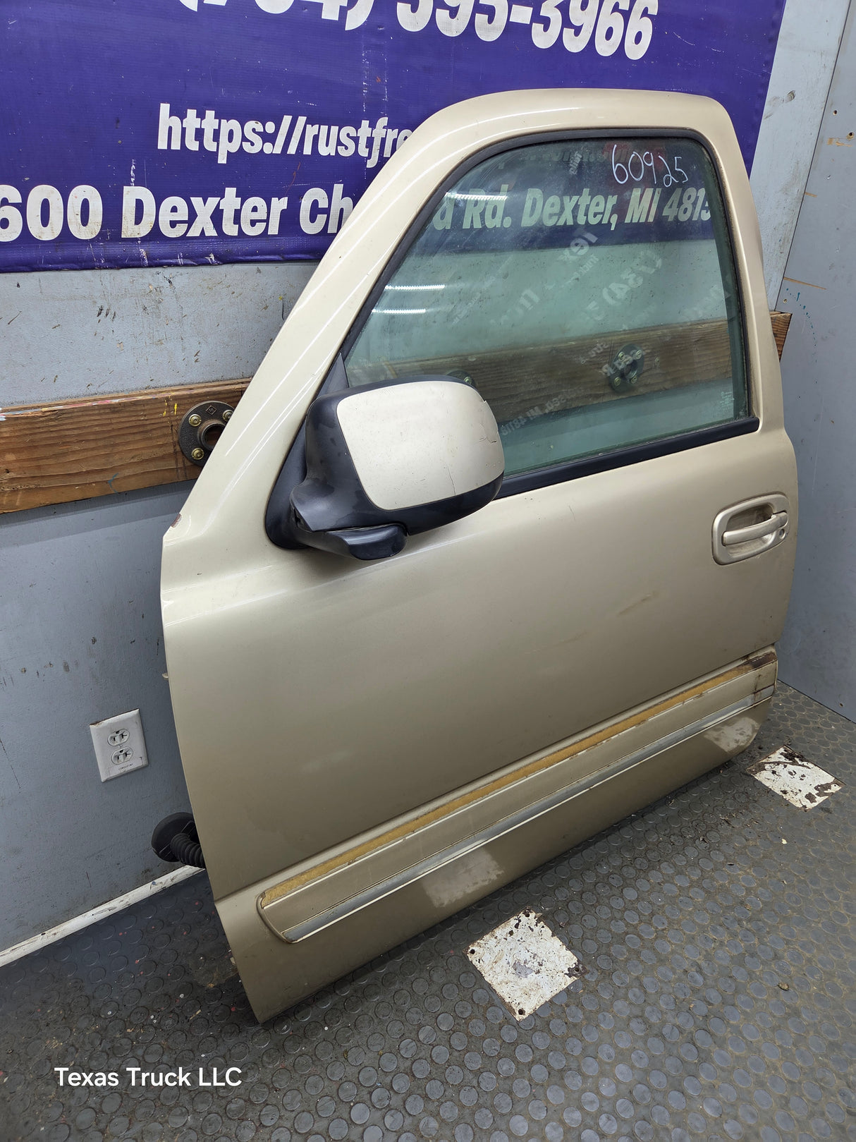 1999-2006 Chevrolet Silverado / GMC Sierra 1500 2500 3500 HD Front Driver Side Door LH
