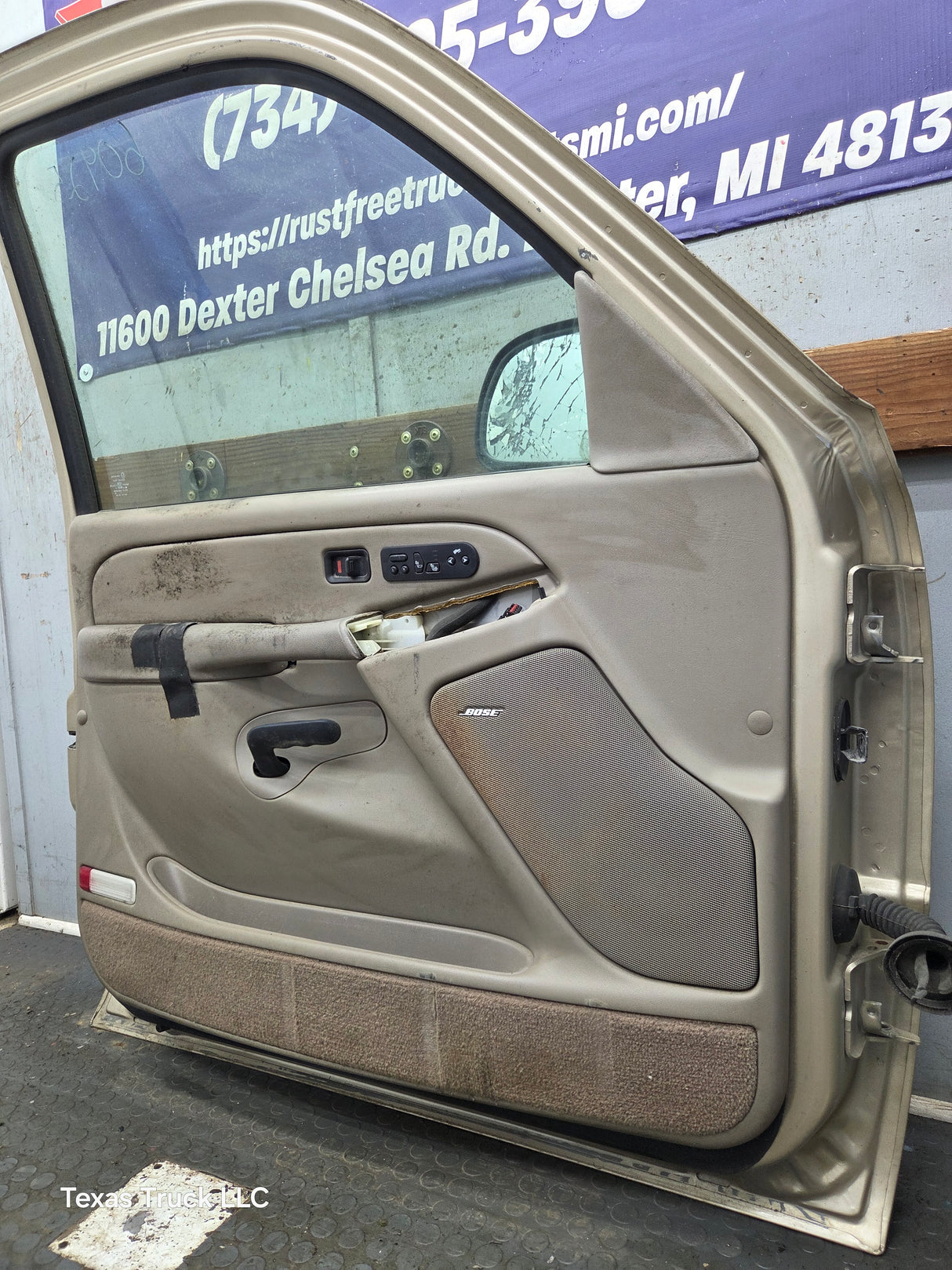 1999-2006 Chevrolet Silverado / GMC Sierra 1500 2500 3500 HD Front Driver Side Door LH
