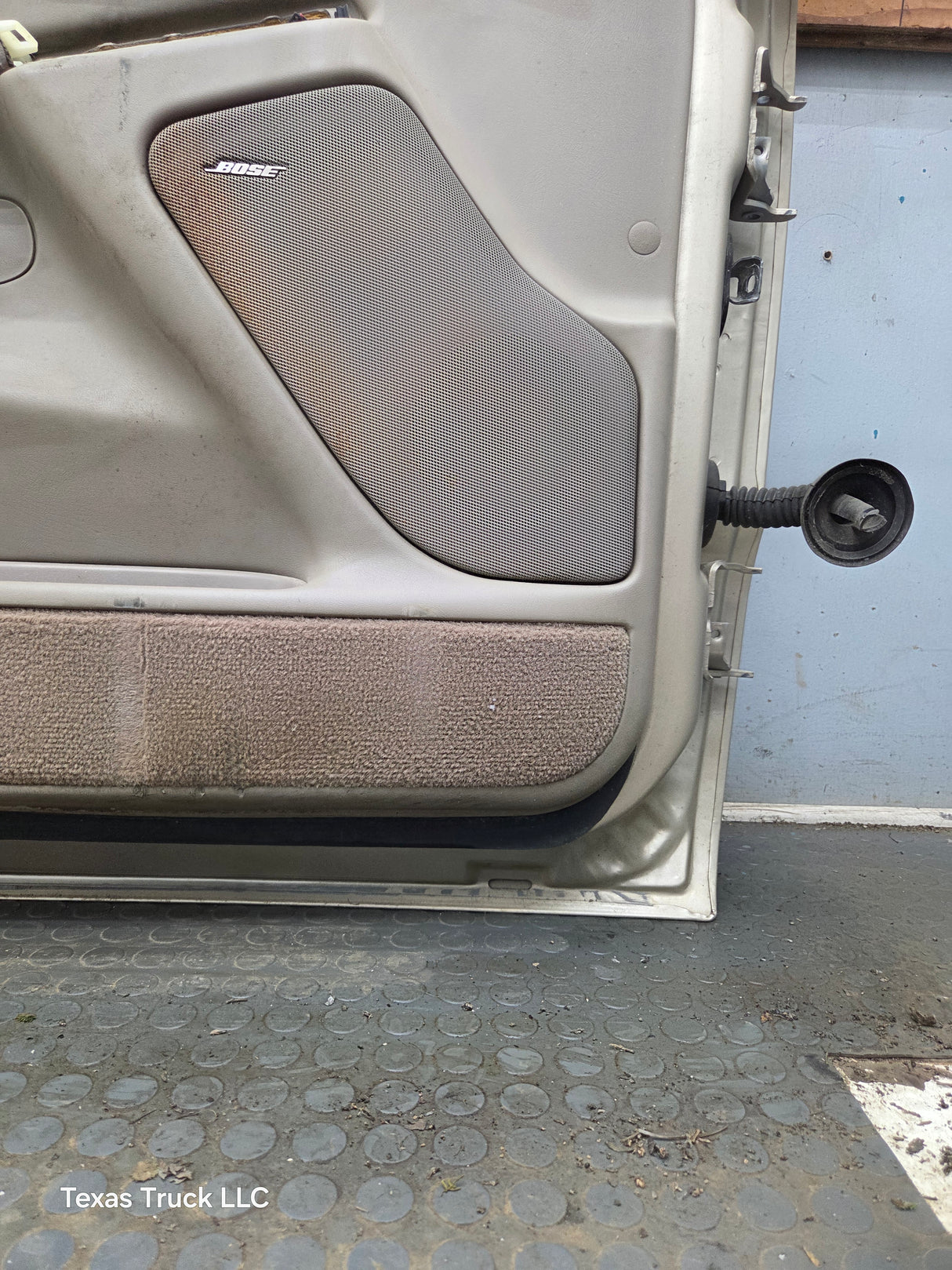 1999-2006 Chevrolet Silverado / GMC Sierra 1500 2500 3500 HD Front Driver Side Door LH
