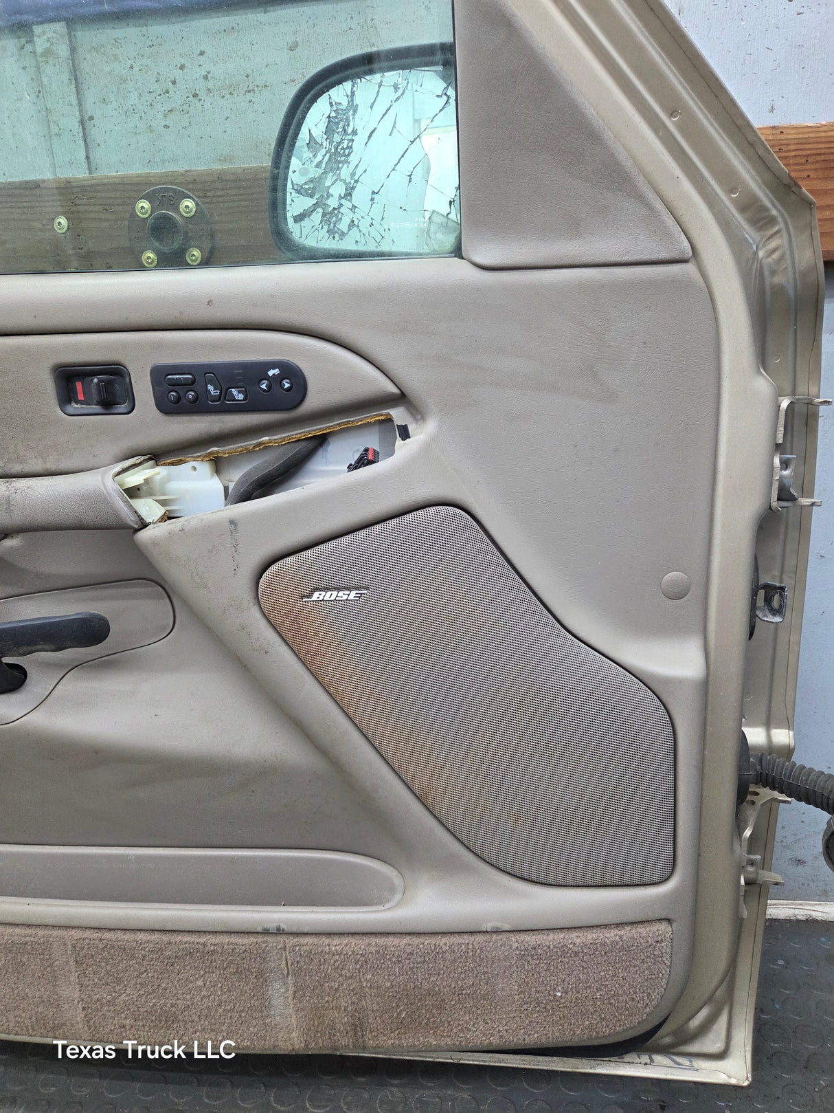 1999-2006 Chevrolet Silverado / GMC Sierra 1500 2500 3500 HD Front Driver Side Door LH