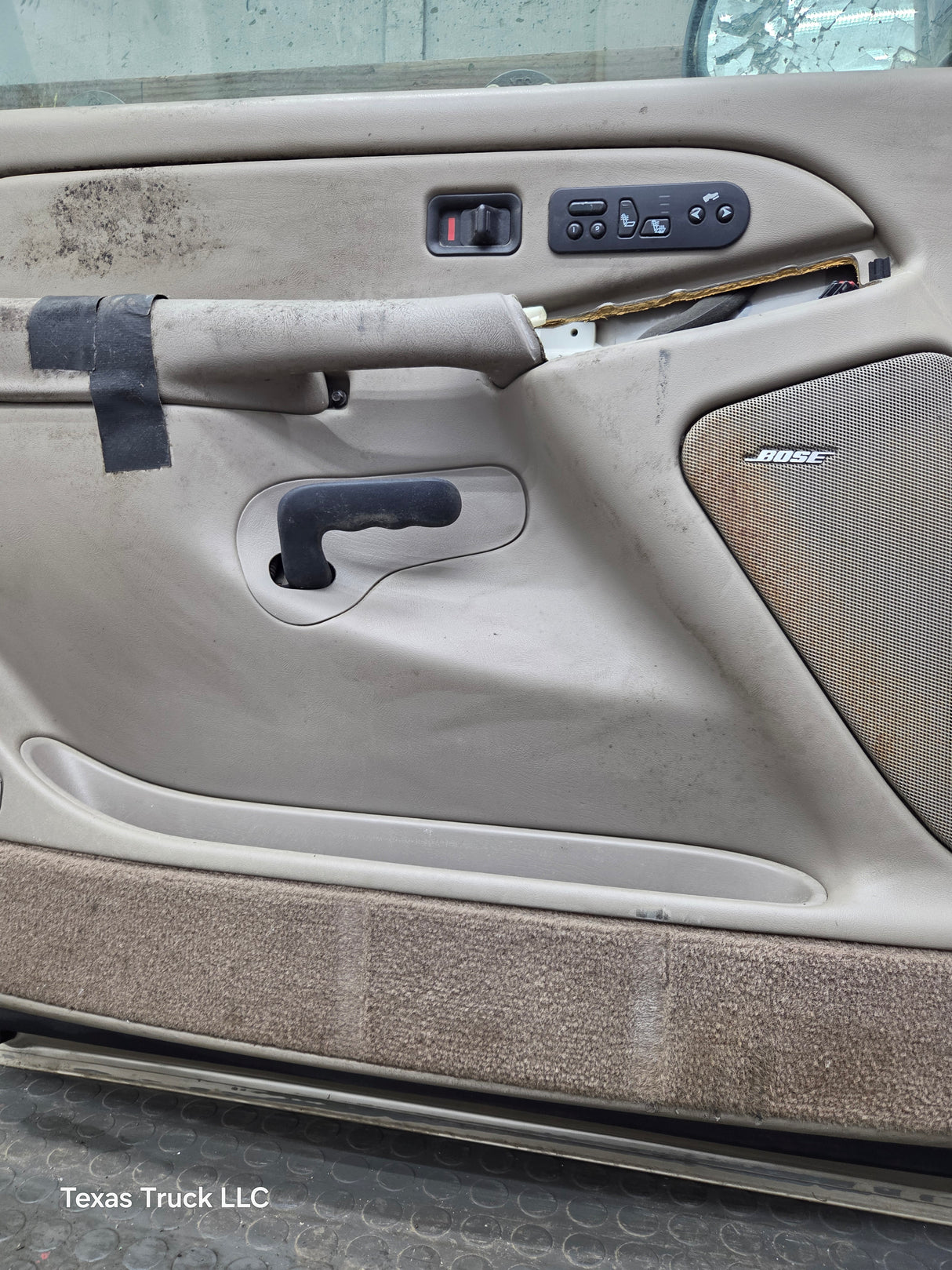 1999-2006 Chevrolet Silverado / GMC Sierra 1500 2500 3500 HD Front Driver Side Door LH