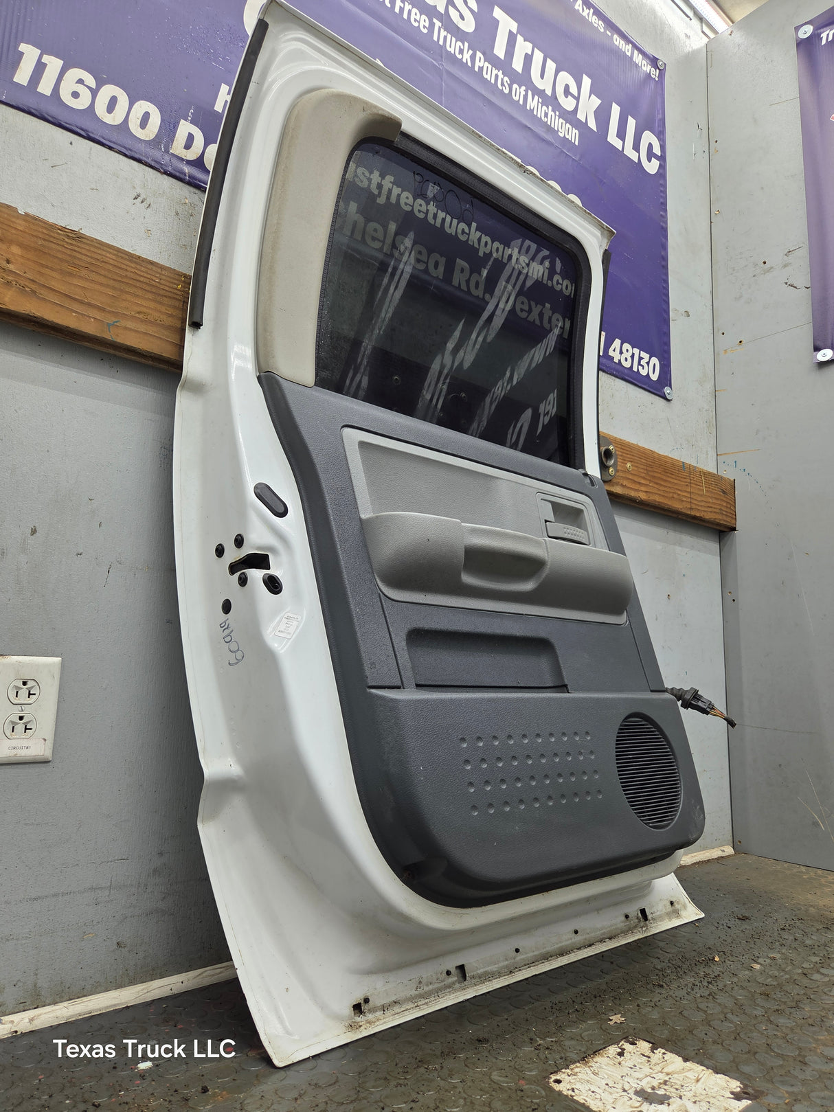 2003-2008 Dodge Ram 3rd Gen RH Passenger Side Rear MEGA Cab Door 1500 2500 3500 4500 5500