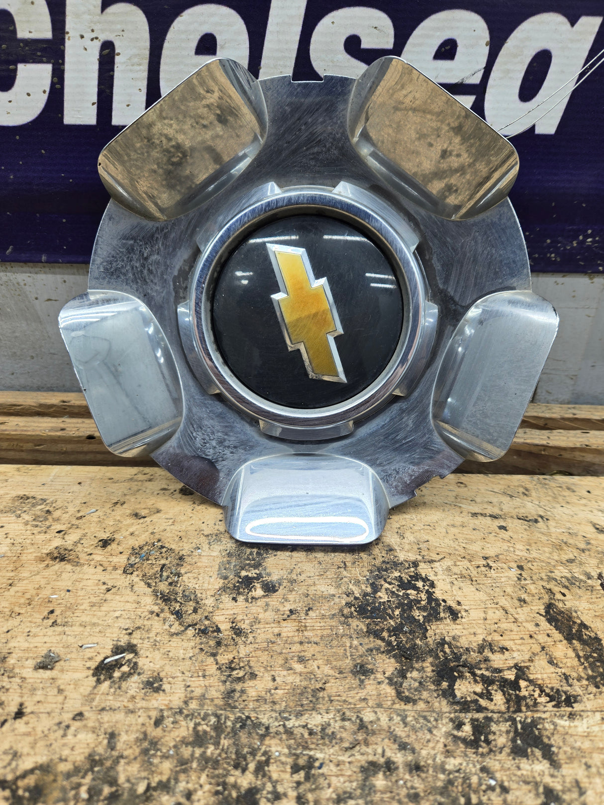 2009-2013 Chevrolet Tahoe Silverado Avalanche Chrome Center Cap P/N 9597345