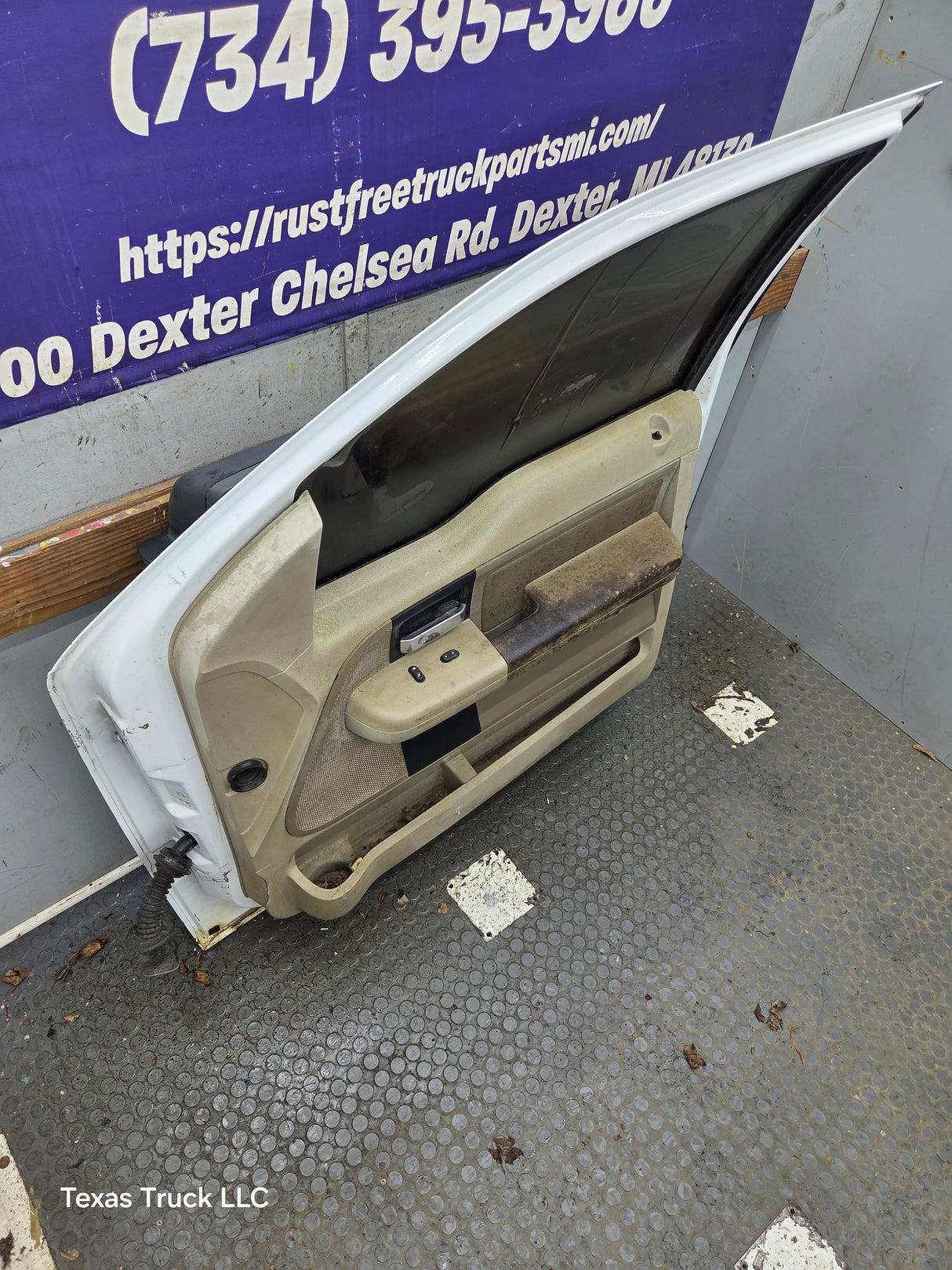 2004-2008 Ford F150 Extended/Regular Cab Passenger Side Front Door RH