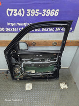 1999-2006 Chevrolet Silverado / GMC Sierra 1500 2500 3500 HD Front Passenger Side Door RH