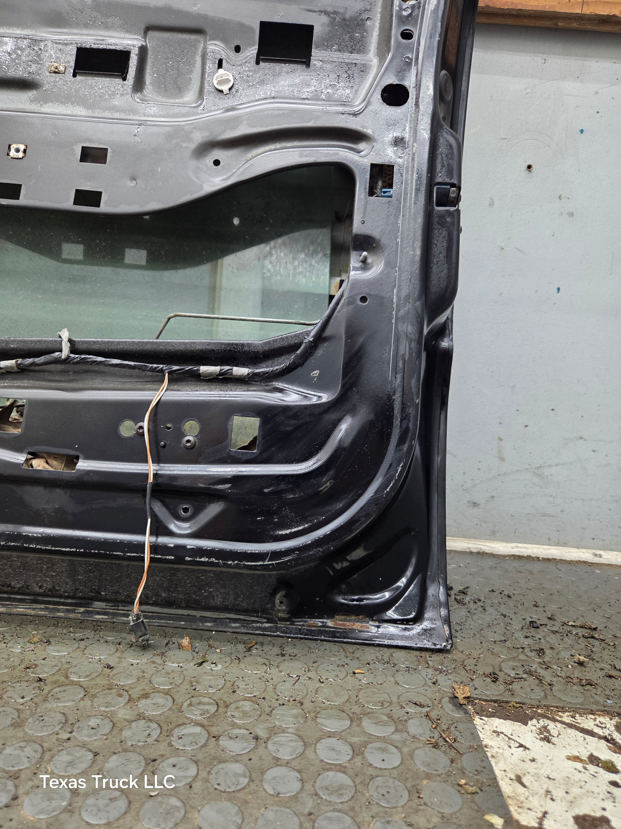 1999-2006 Chevrolet Silverado / GMC Sierra 1500 2500 3500 HD Front Passenger Side Door RH