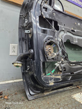 1999-2006 Chevrolet Silverado / GMC Sierra 1500 2500 3500 HD Front Passenger Side Door RH