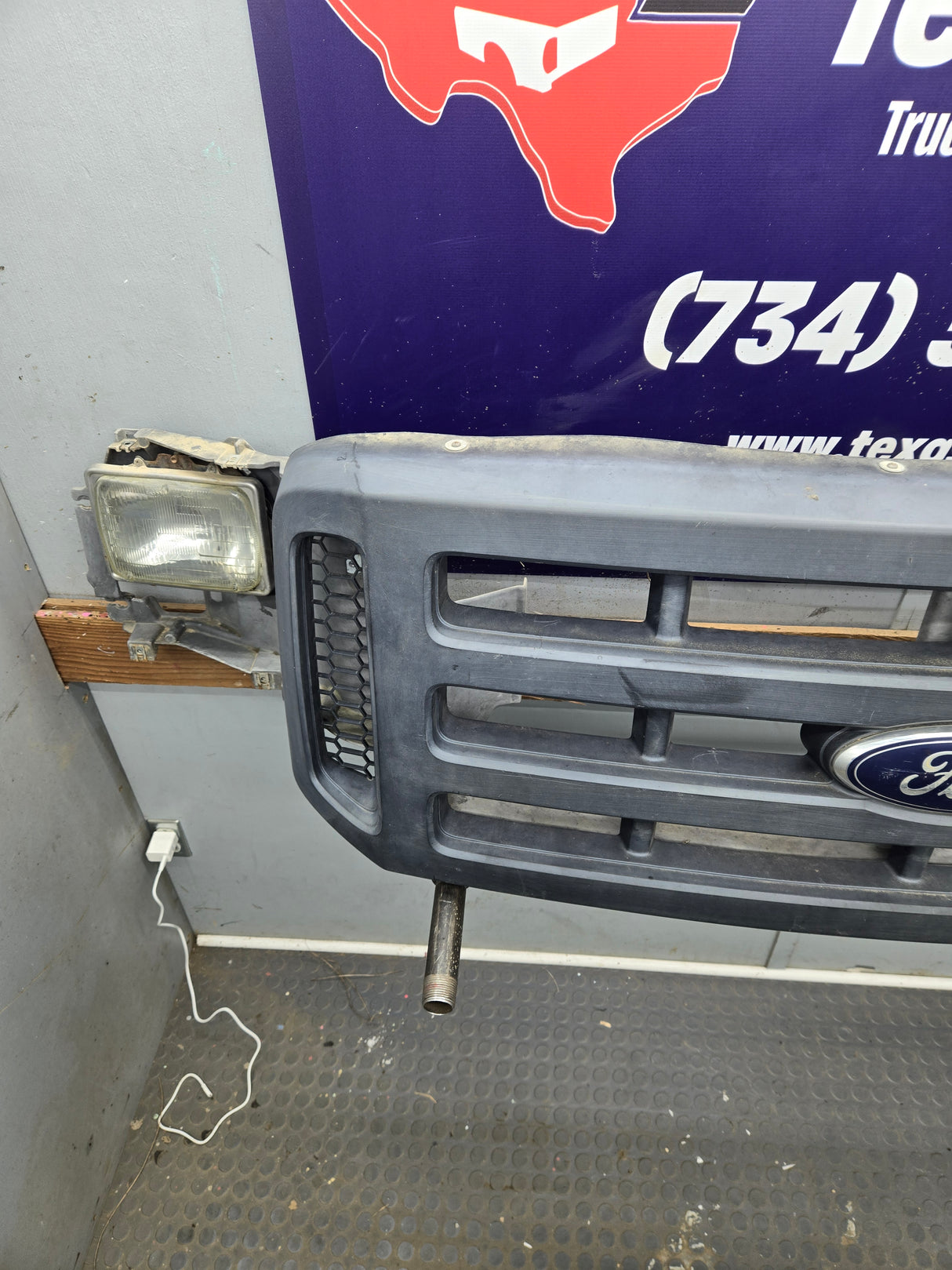 2005-2007 Ford Super Duty Excursion Header Panel / Grill Support F250 F350 F450 F550