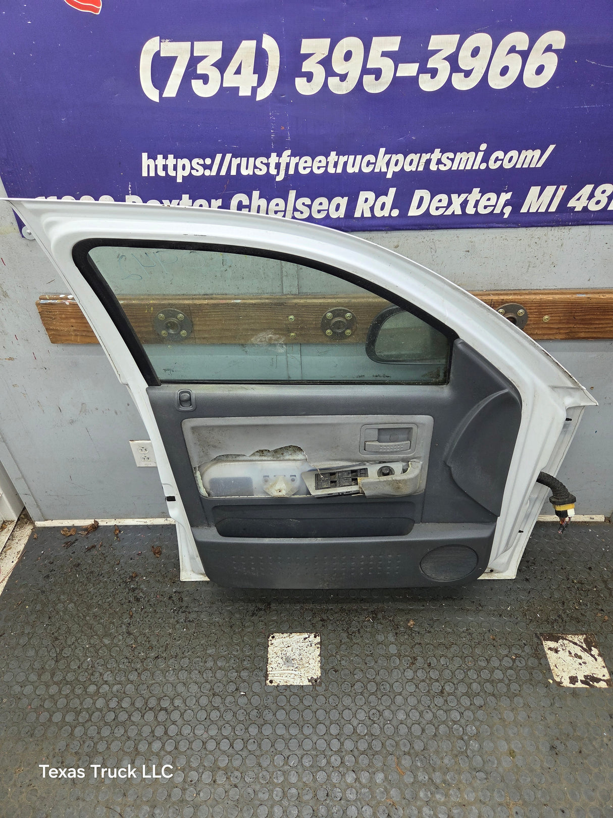 2005-2011 Dodge Dakota Driver Side LH Front Door