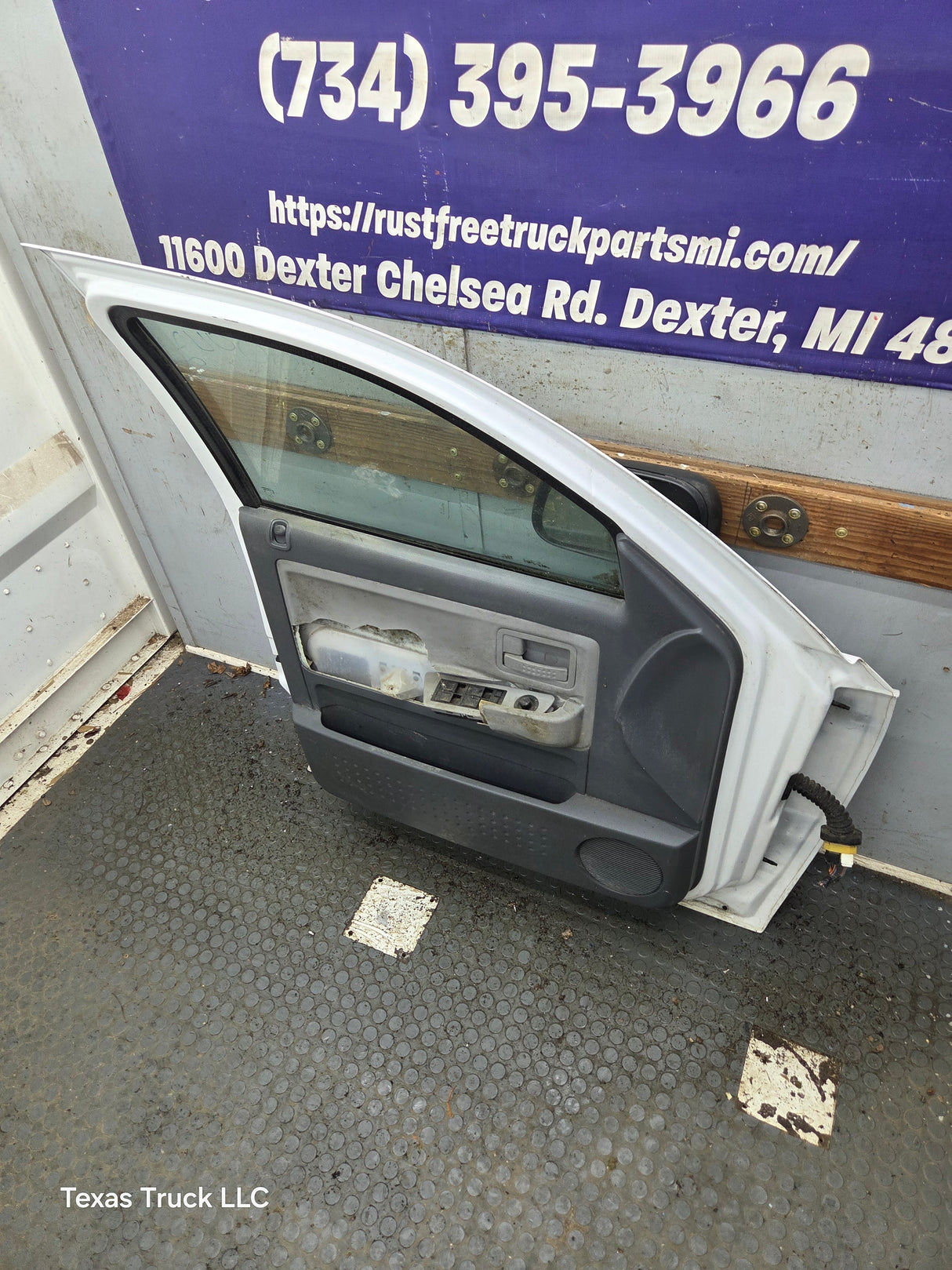 2005-2011 Dodge Dakota Driver Side LH Front Door
