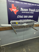 2003-2006 Chevrolet Silverado 1500 2500 3500 HD 'Cateye' Grill OEM - Chrome
