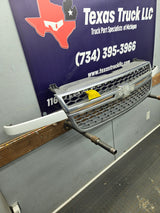 2003-2006 Chevrolet Silverado 1500 2500 3500 HD 'Cateye' Grill OEM - Chrome