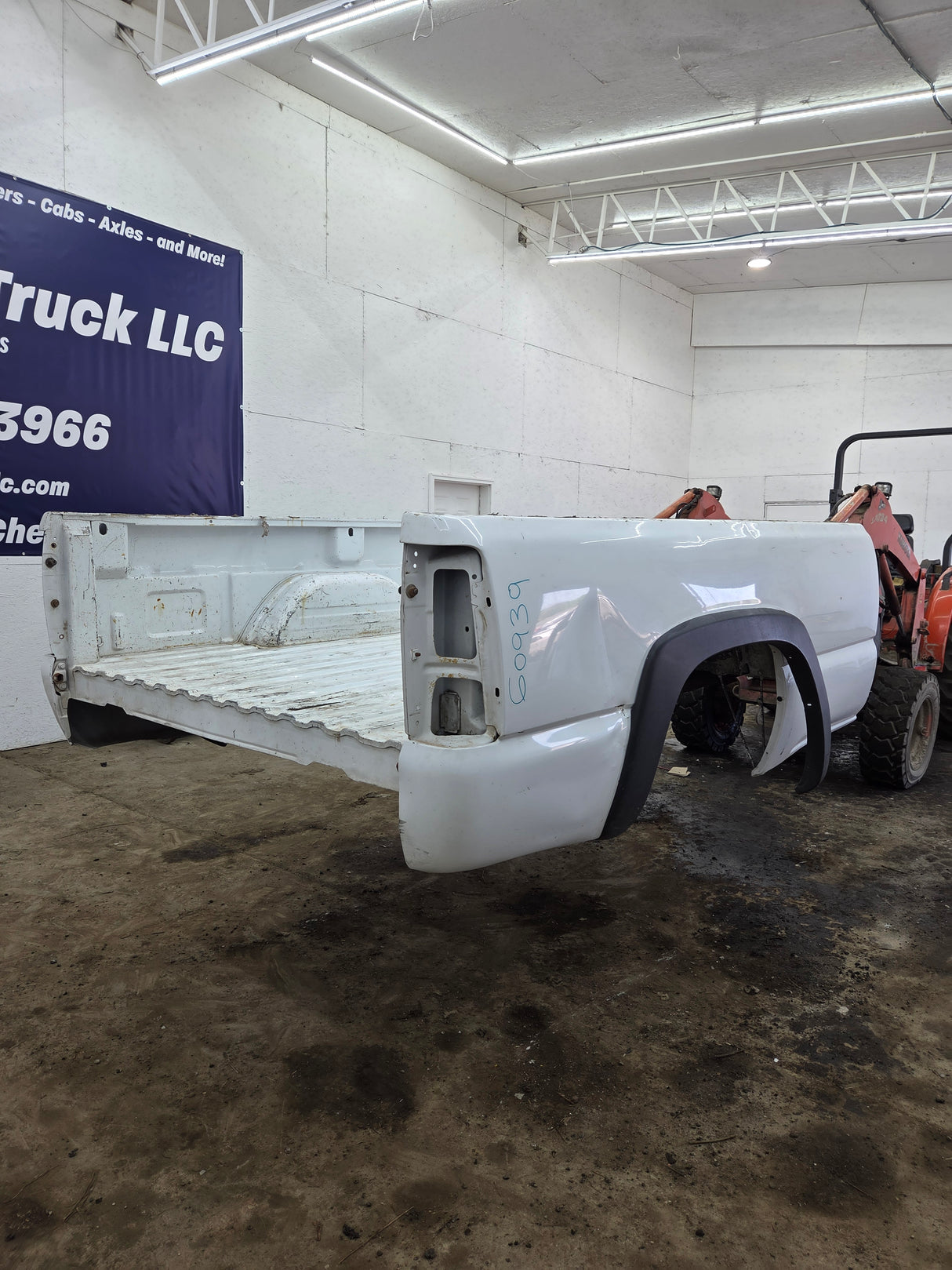1999-2007 Chevrolet Silverado / GMC Sierra 1500 2500 3500 HD 8' Long Bed Truck Bed