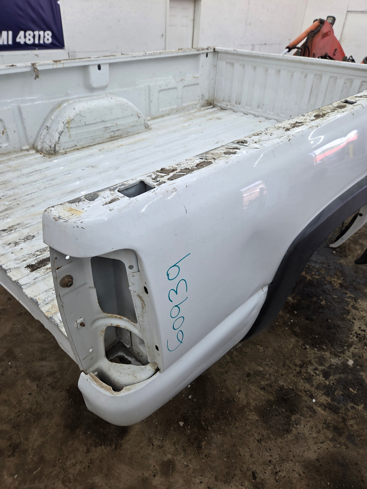 1999-2007 Chevrolet Silverado / GMC Sierra 1500 2500 3500 HD 8' Long Bed Truck Bed
