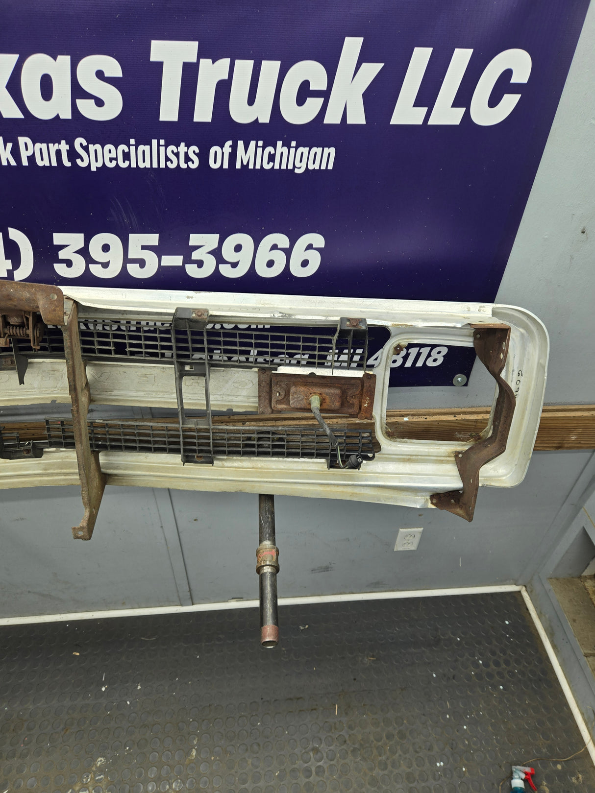 1969-1970 Chevrolet K / C Series Grill