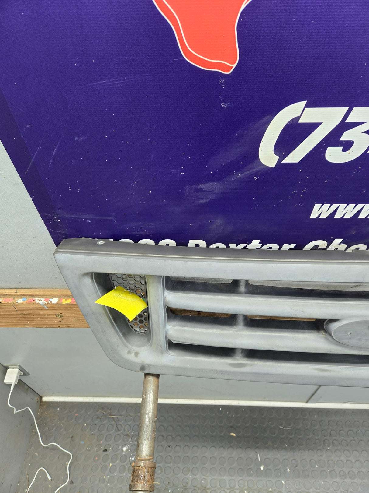 2004-2007 E-150 E-250 E-350 E-450 Econoline Van Grill