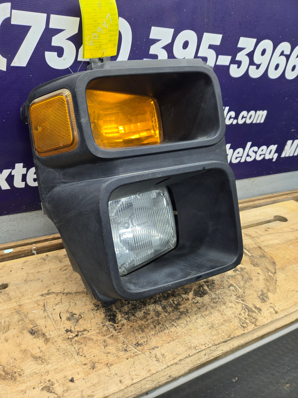 2008-2010 Ford Super Duty F250 F350 F450 F550 RH Passenger Side Head Light 7C34-13100-A