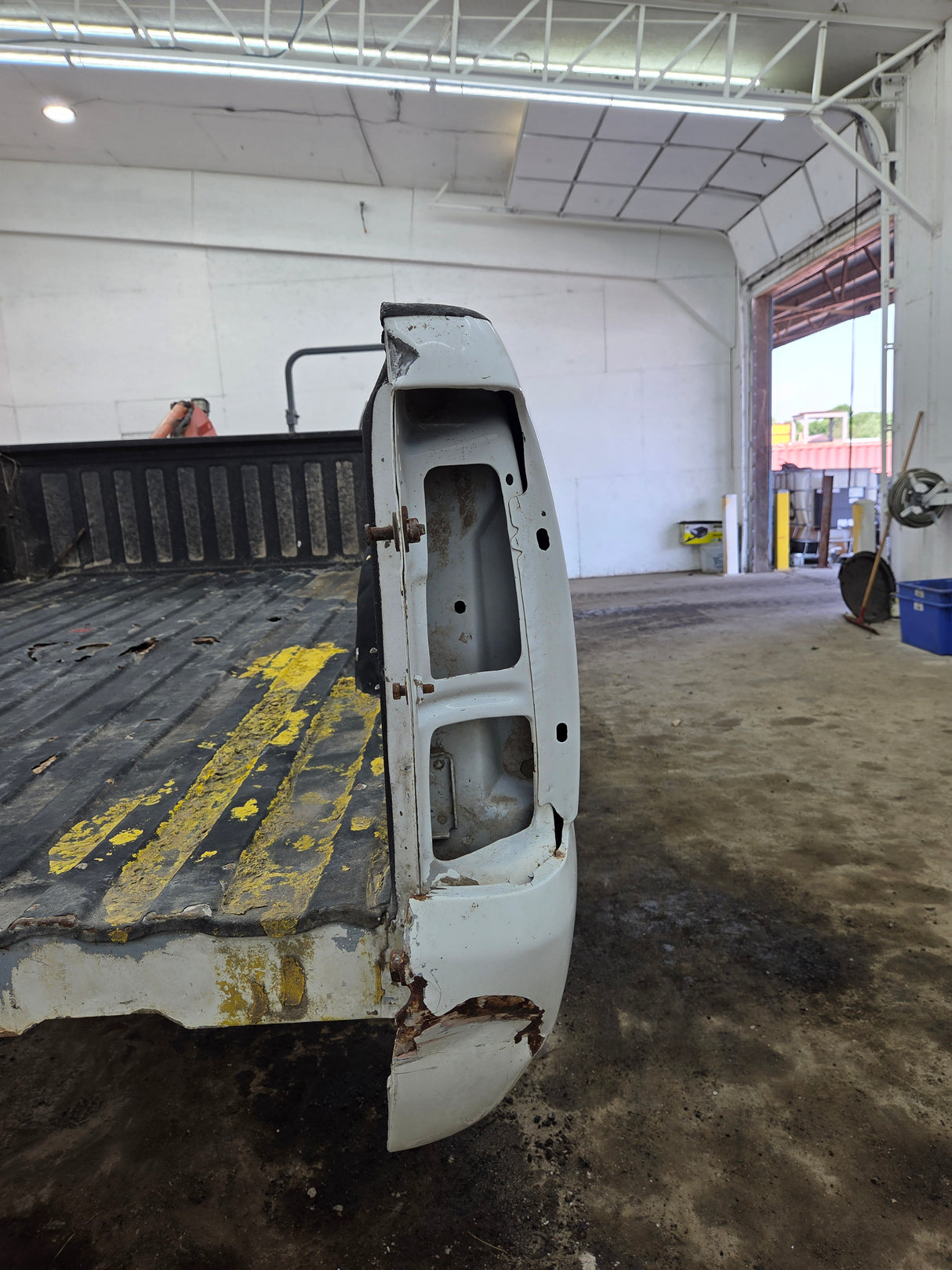 1999-2007 Chevrolet Silverado / GMC Sierra 1500 2500 3500 HD 8' Long Bed Truck Bed