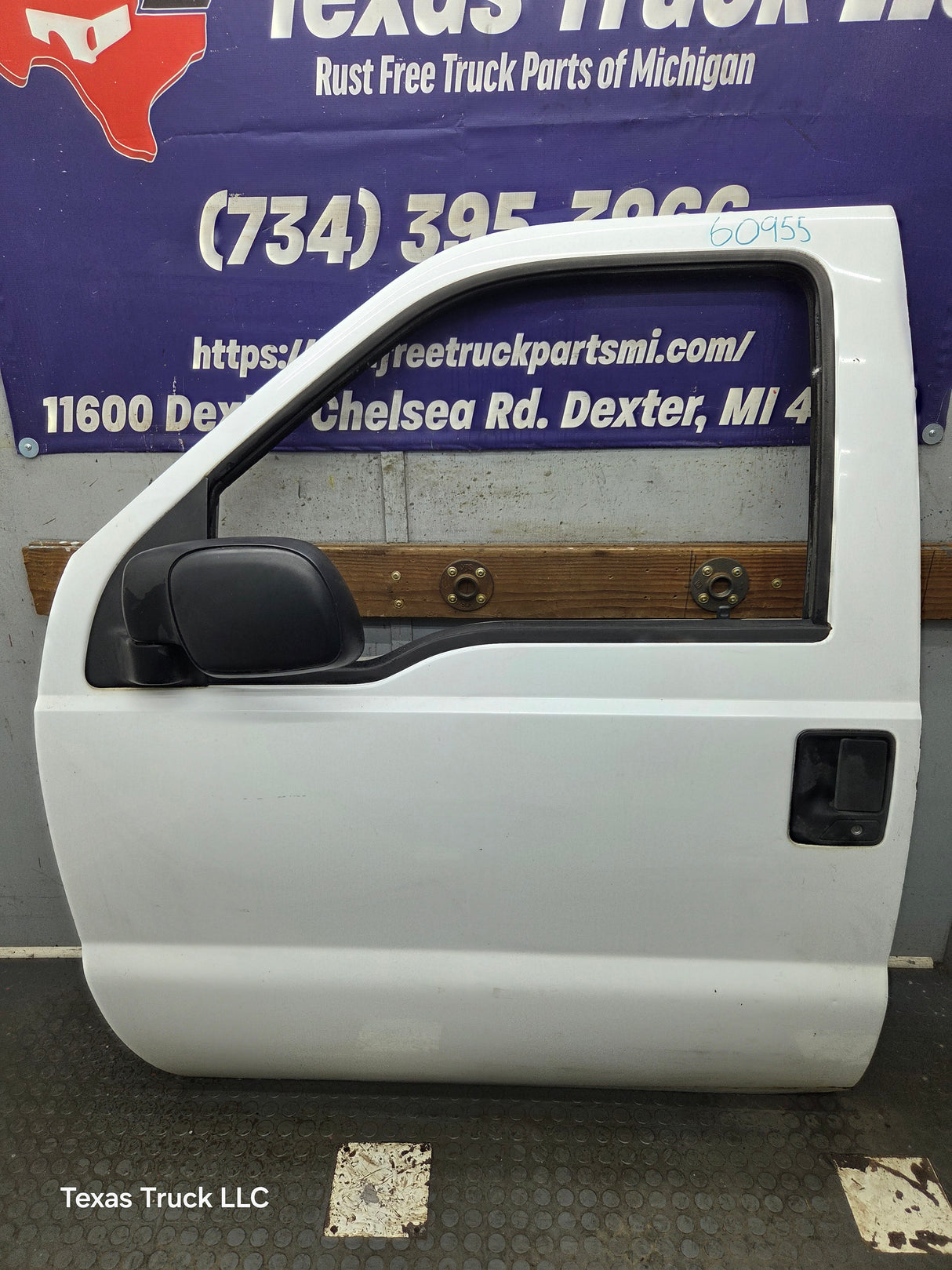 1999-2011 Ford Super Duty LH Driver Side Front Door F250 F350 F450 F550