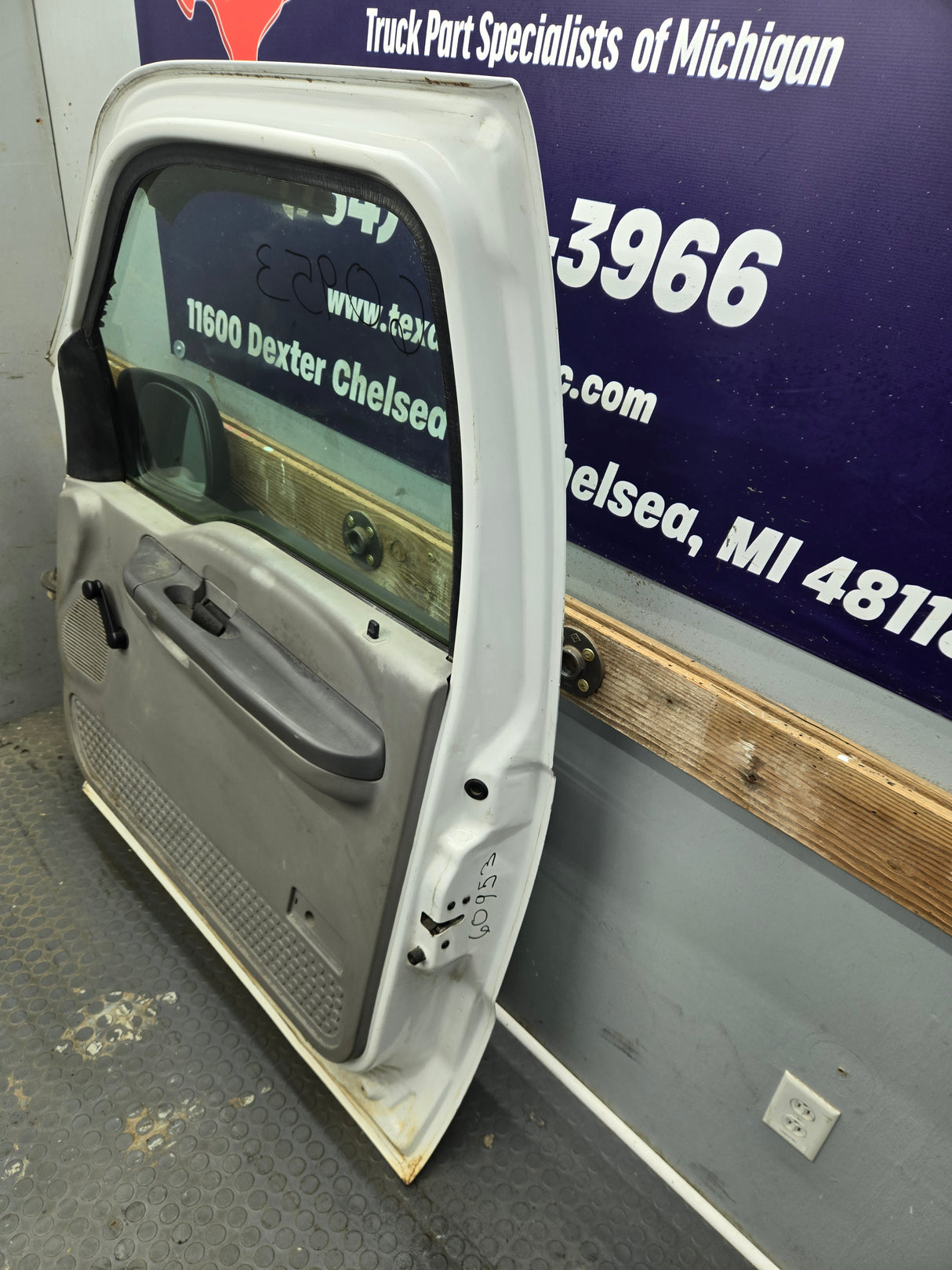 1999-2011 Ford Super Duty / Excursion Front Passenger Side RH Door F250 F350 F450 F550