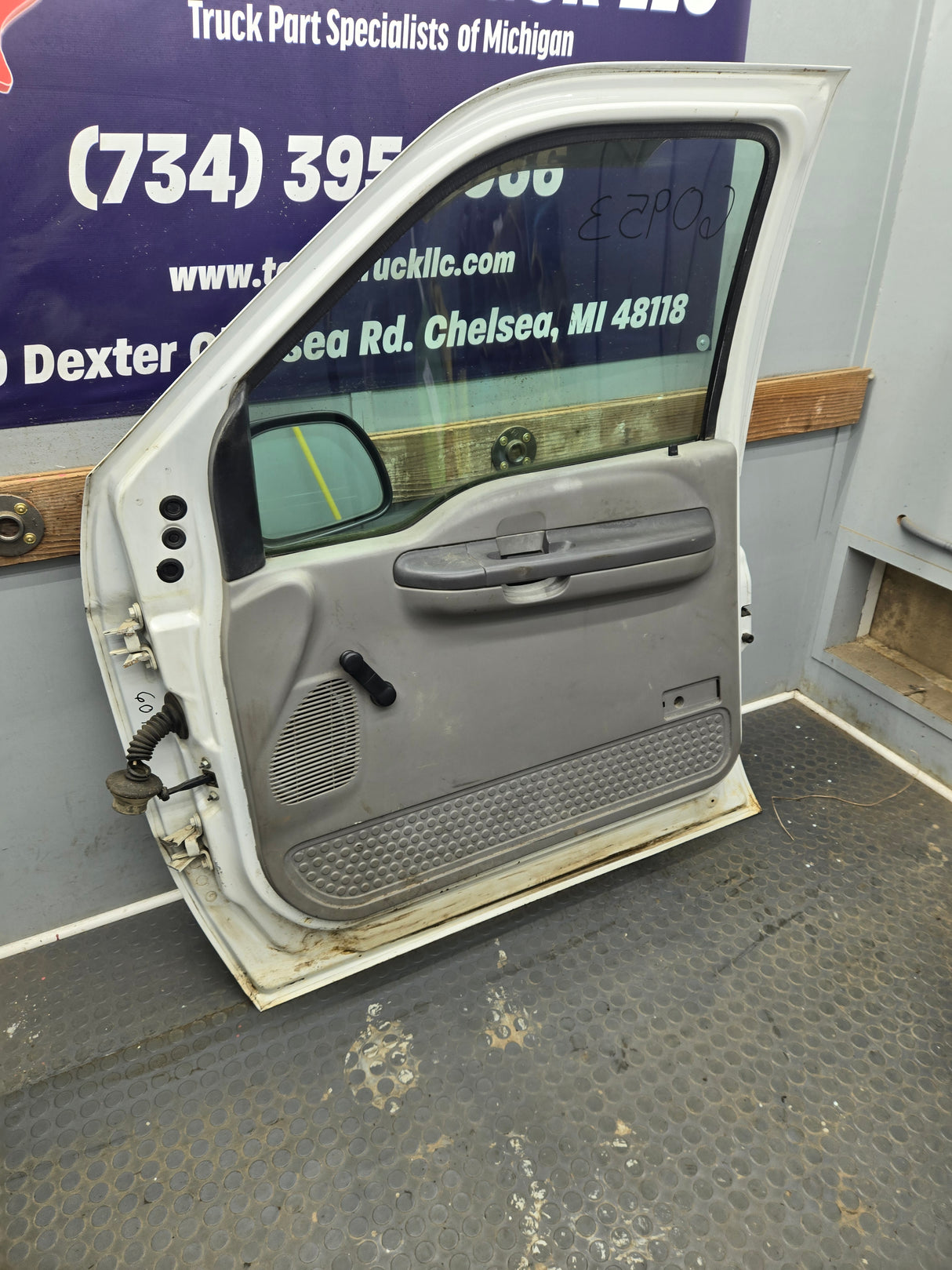 1999-2011 Ford Super Duty / Excursion Front Passenger Side RH Door F250 F350 F450 F550