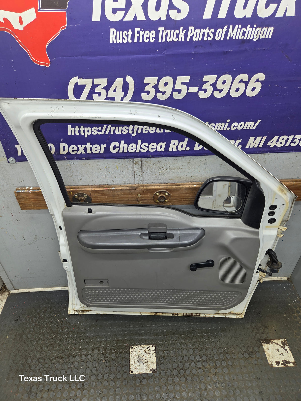 1999-2011 Ford Super Duty LH Driver Side Front Door F250 F350 F450 F550