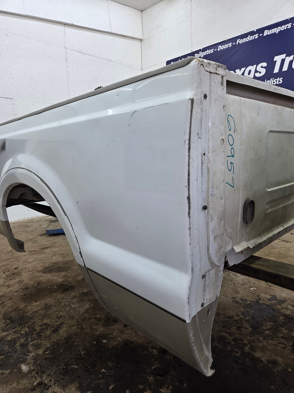 1999-2010 Ford Super Duty F250 F350 6' 9" Short Truck Bed