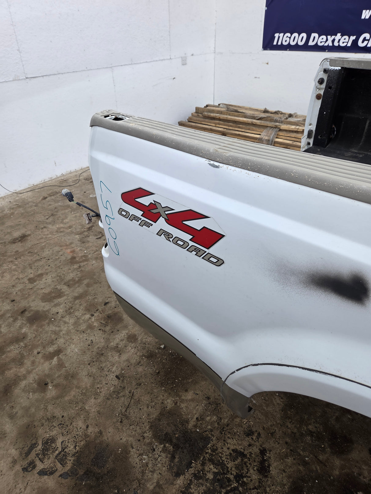 1999-2010 Ford Super Duty F250 F350 6' 9" Short Truck Bed