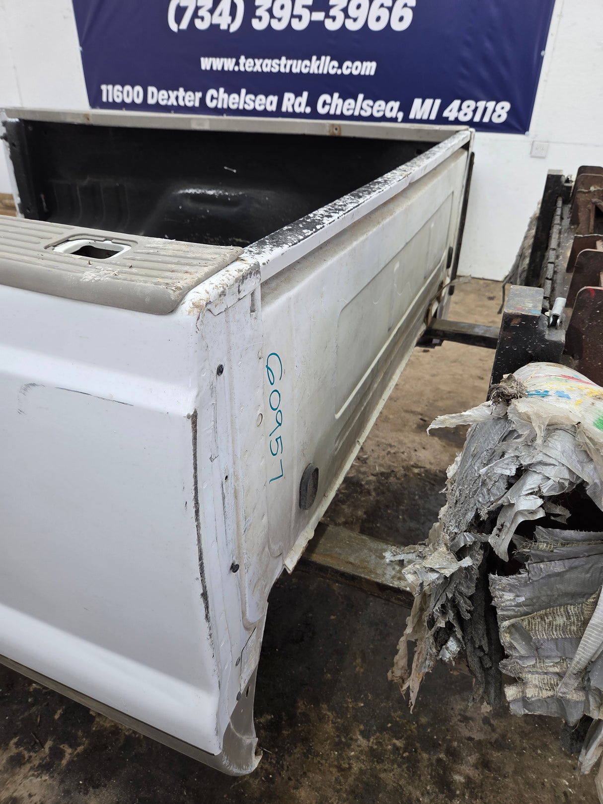 1999-2010 Ford Super Duty F250 F350 6' 9" Short Truck Bed