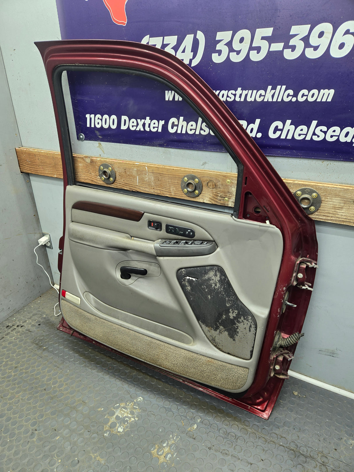 1999-2006 Chevrolet Silverado / GMC Sierra 1500 2500 3500 HD Front Driver Side Door LH