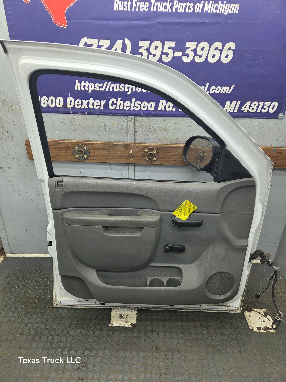 2007-2013 Chevrolet Silverado / GMC Sierra 1500 2500 3500 HD LH Front Driver Side Door