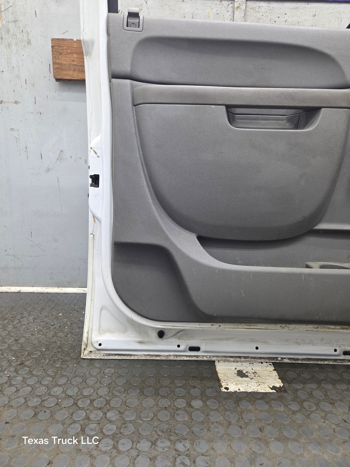 2007-2013 Chevrolet Silverado / GMC Sierra 1500 2500 3500 HD LH Front Driver Side Door
