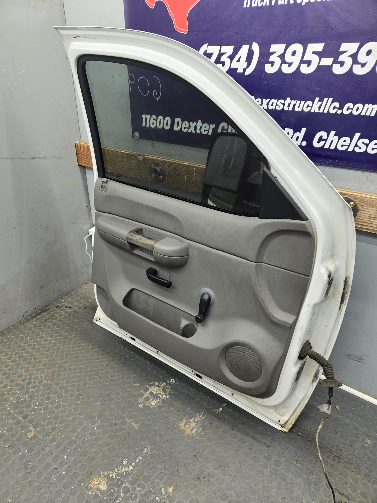2007-2013 Chevrolet Silverado / GMC Sierra 1500 2500 3500 HD LH Front Driver Side Door
