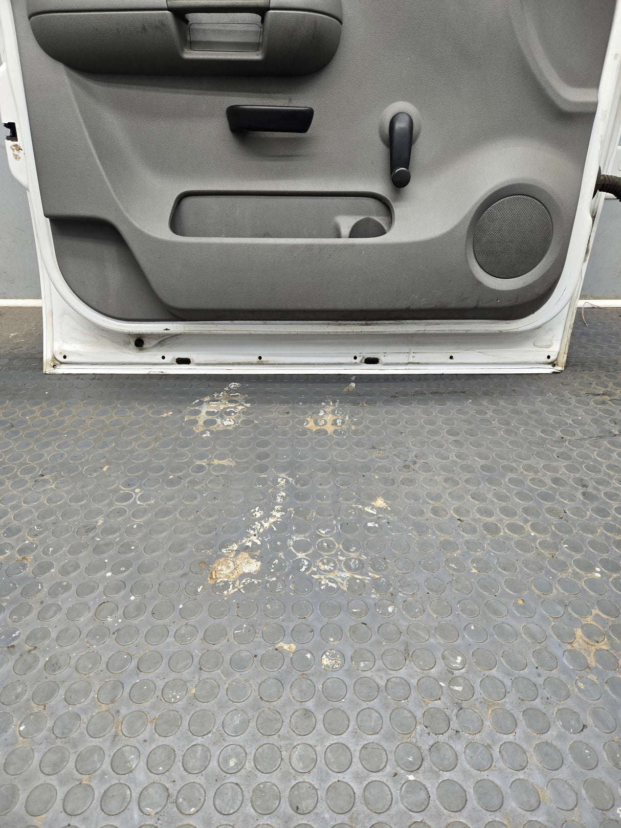 2007-2013 Chevrolet Silverado / GMC Sierra 1500 2500 3500 HD LH Front Driver Side Door
