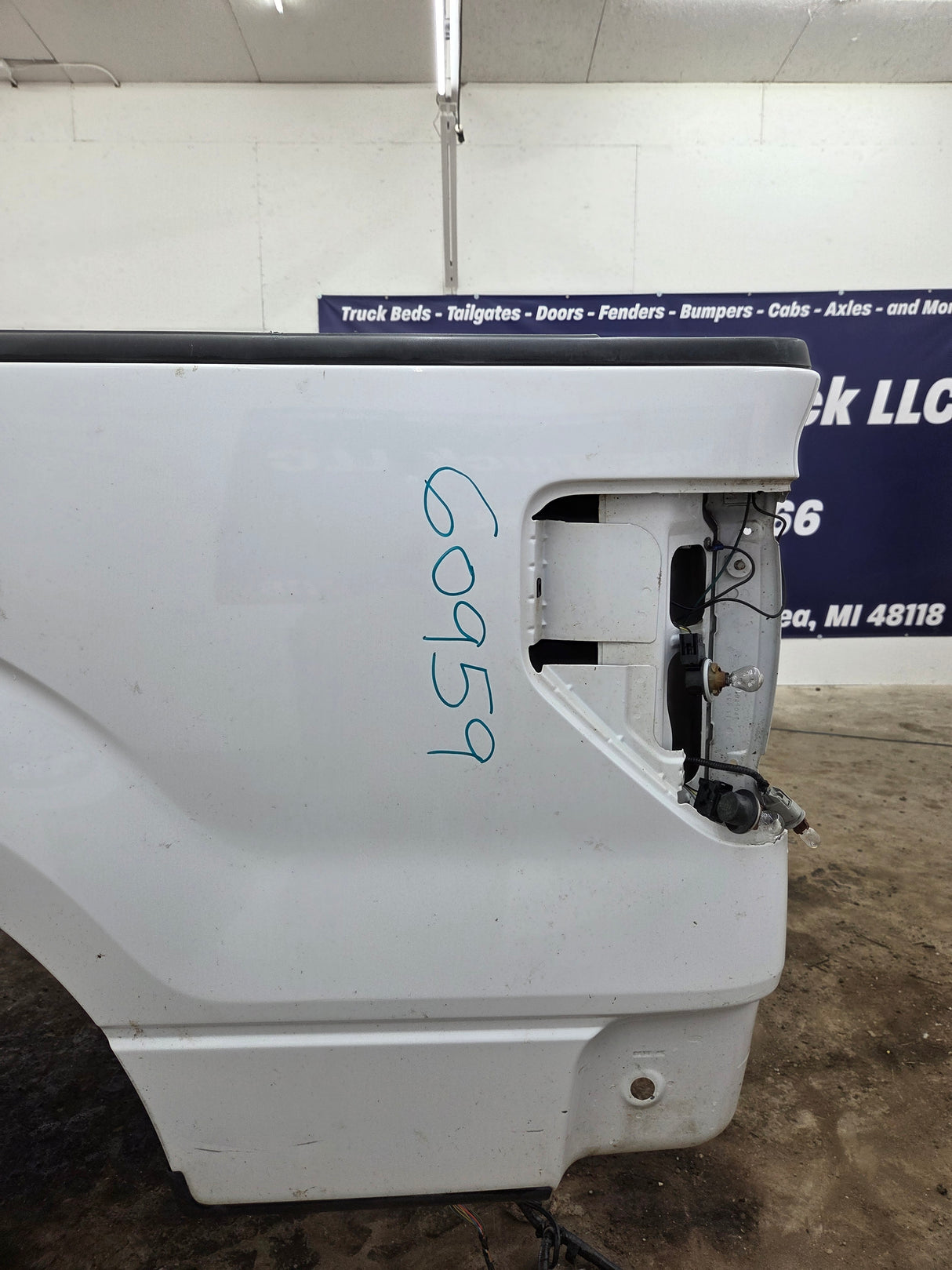 2009-2014 Ford F150 8' Long Truck Bed