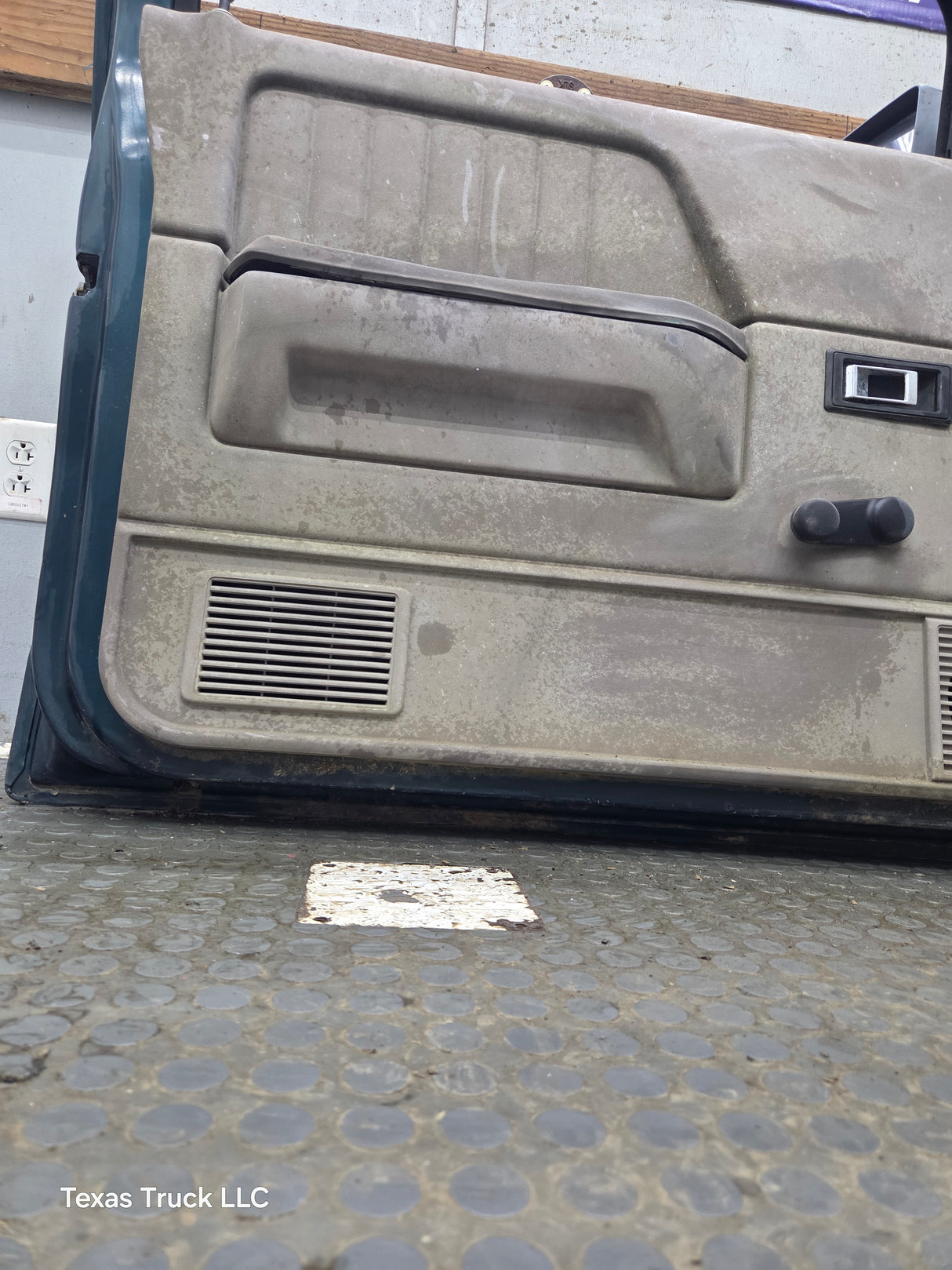 1992-1996 Dodge Dakota LH Driver Side Front Door