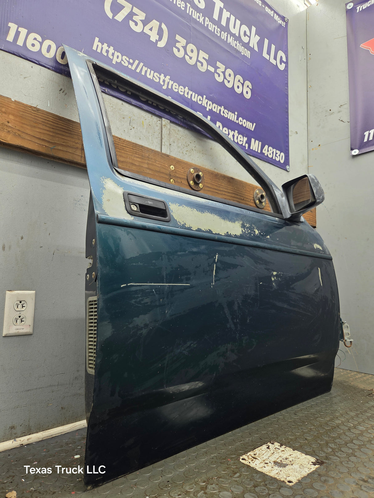 1992-1996 Dodge Dakota RH Passenger Side Front Door