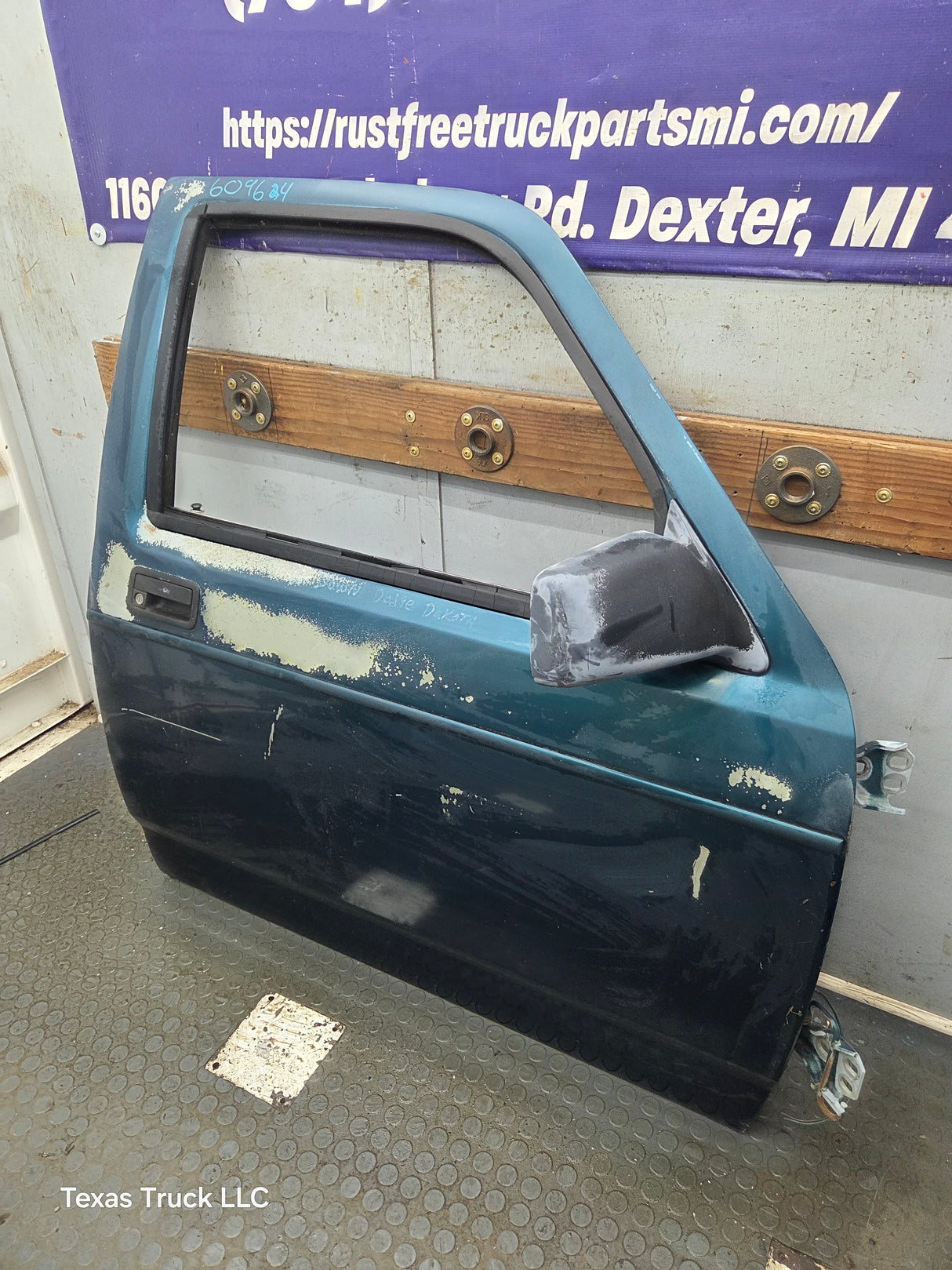 1992-1996 Dodge Dakota RH Passenger Side Front Door
