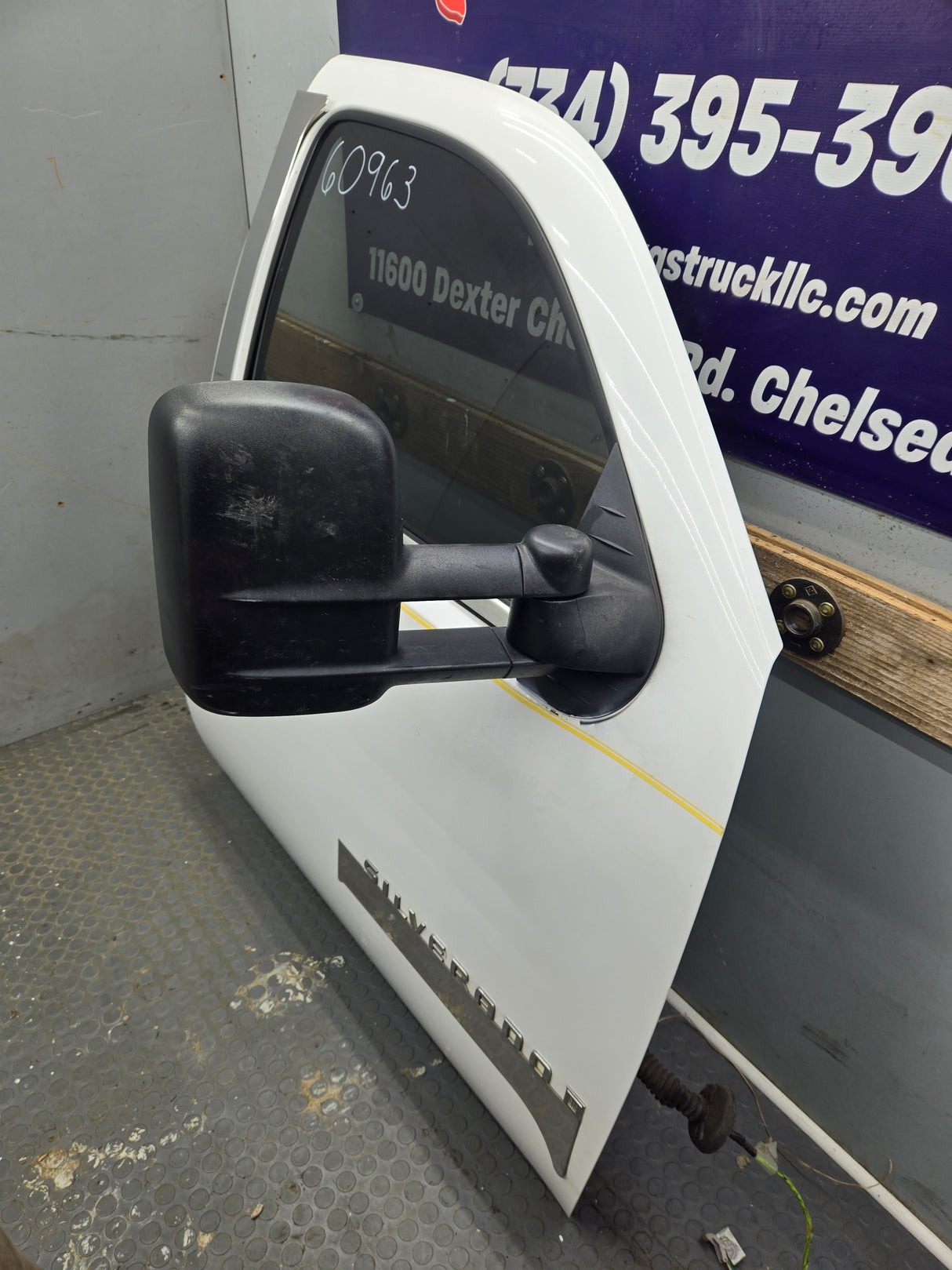 2007-2013 Chevrolet Silverado / GMC Sierra 1500 2500 3500 HD RH Front Passenger Side Door