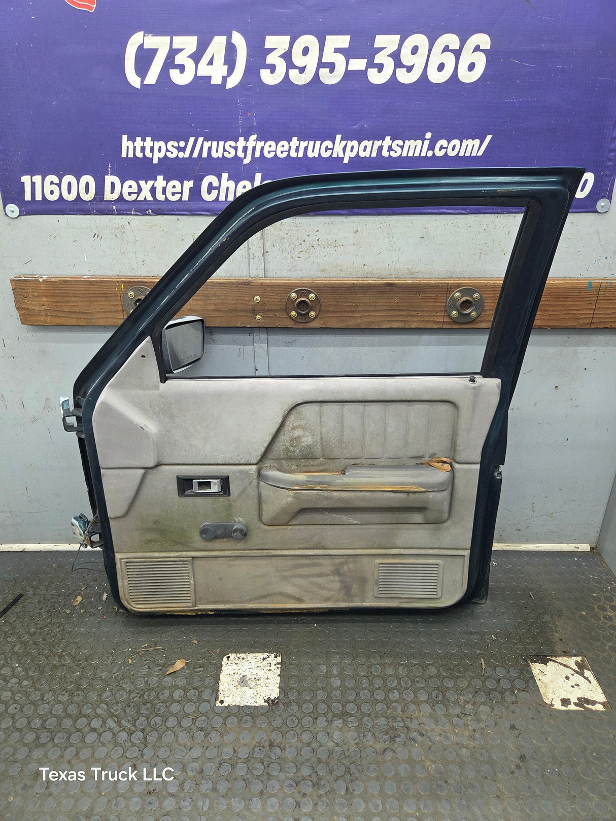 1992-1996 Dodge Dakota RH Passenger Side Front Door