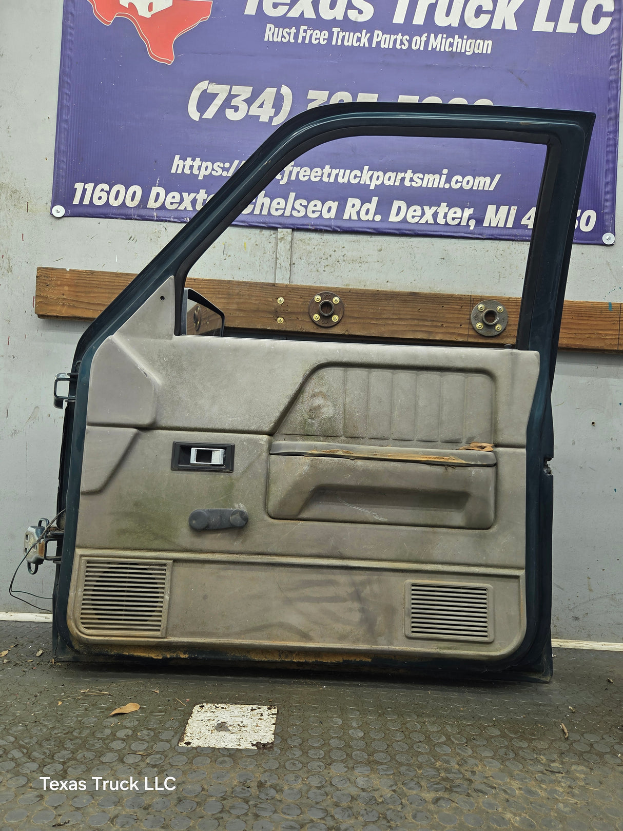 1992-1996 Dodge Dakota RH Passenger Side Front Door