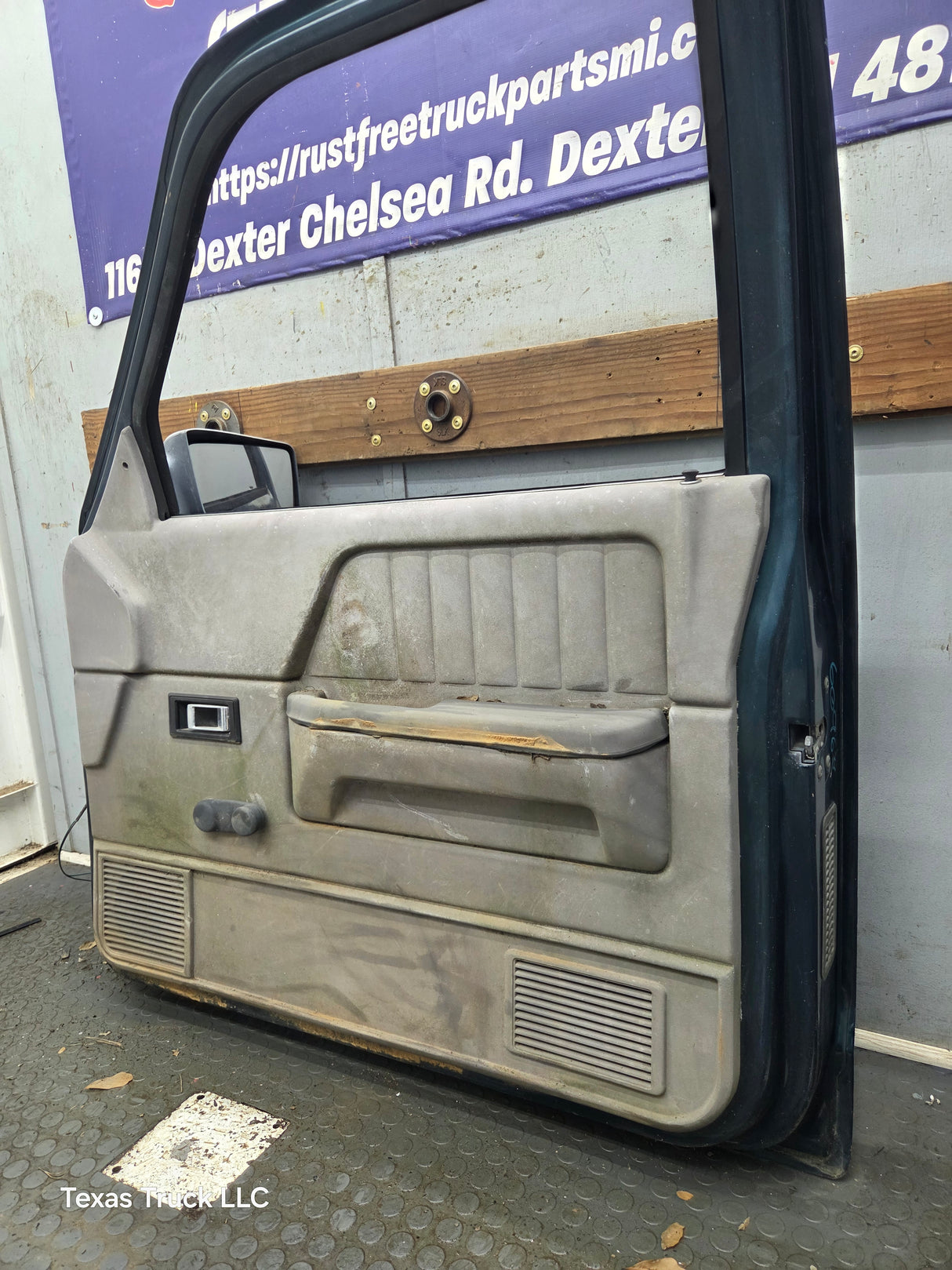 1992-1996 Dodge Dakota RH Passenger Side Front Door
