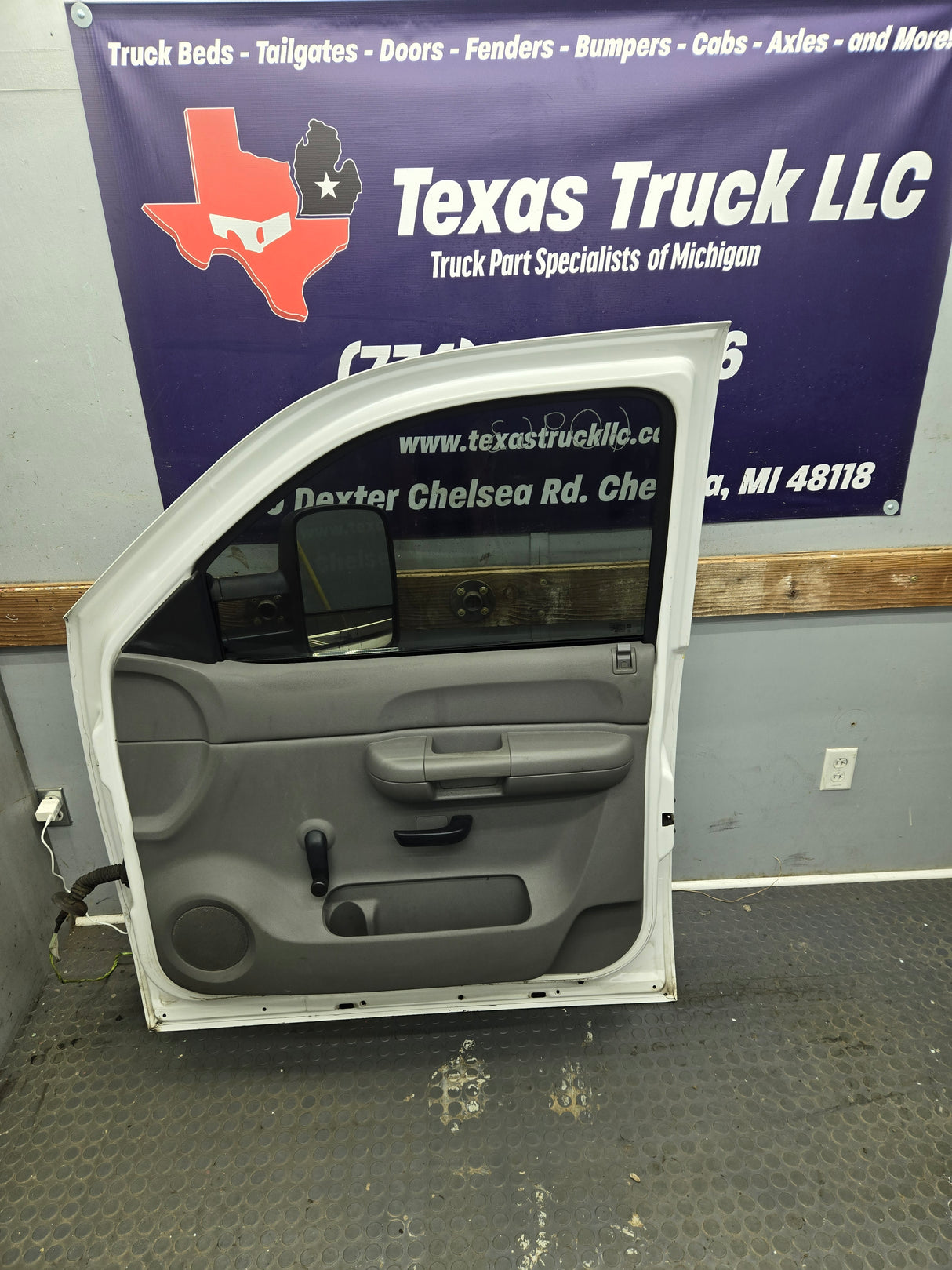 2007-2013 Chevrolet Silverado / GMC Sierra 1500 2500 3500 HD RH Front Passenger Side Door