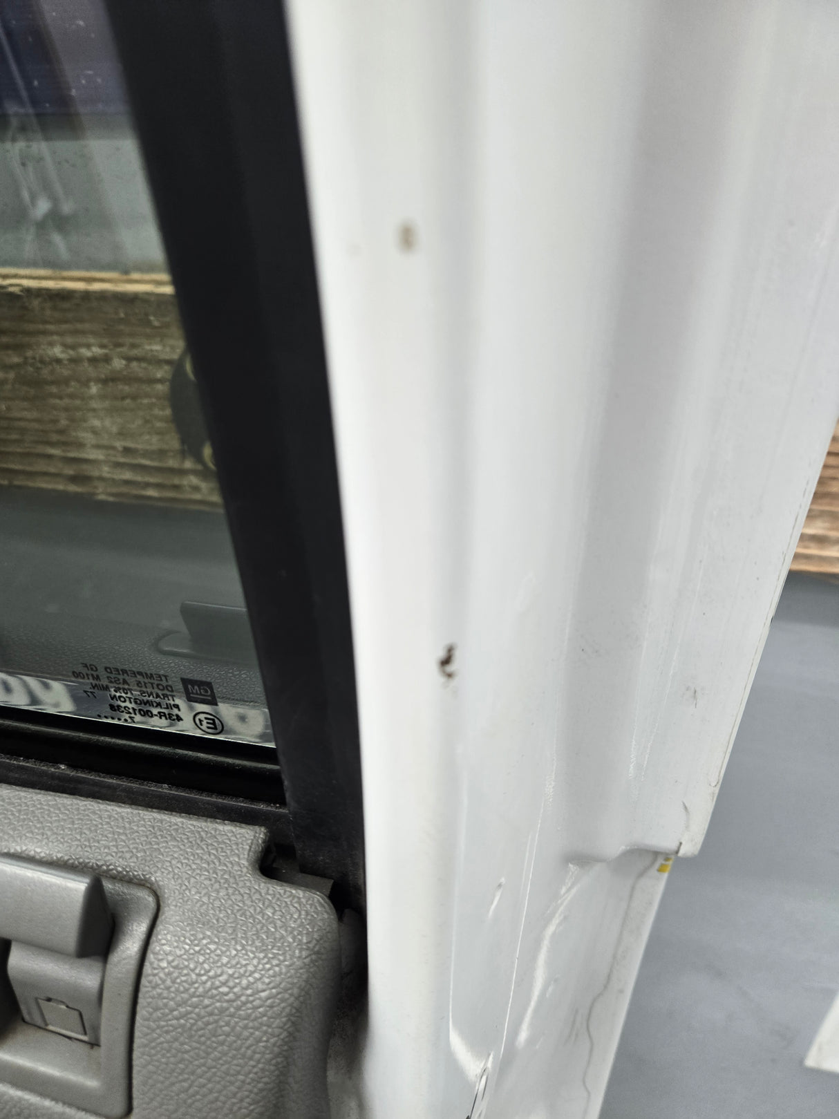 2007-2013 Chevrolet Silverado / GMC Sierra 1500 2500 3500 HD RH Front Passenger Side Door
