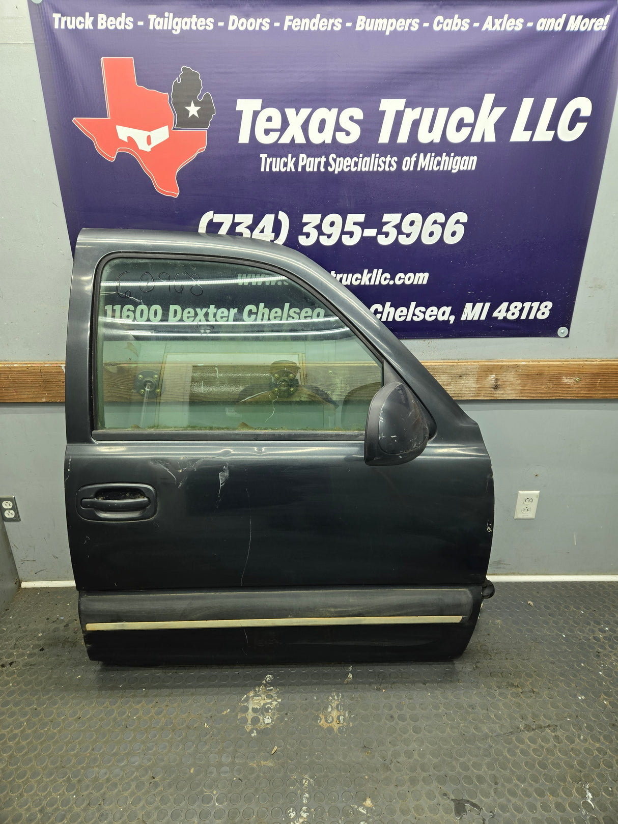 1999-2006 Chevrolet Silverado / GMC Sierra 1500 2500 3500 HD Front Passenger side Door RH