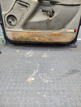1999-2006 Chevrolet Silverado / GMC Sierra 1500 2500 3500 HD Front Passenger side Door RH